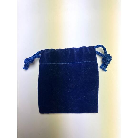 Vintage Garfield Hugging Teddy Bear Pin- no backing - Picture 5 of 5